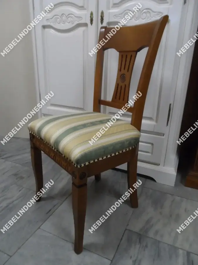 Стул с подлокотниками "Венеция" 713  купить в интернет магазине Мебель из массива. Звоните +7 495 961-63-63 Стулья из массива дерева